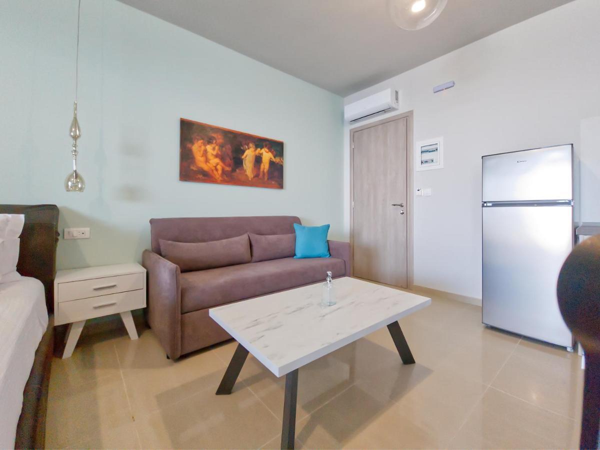 Epipleon Luxury Suites -105- Δωμάτιο 35Τμ Με Βεράντα 35Τμ Μπροστά Στη Θάλασσα Nafpaktos Eksteriør billede
