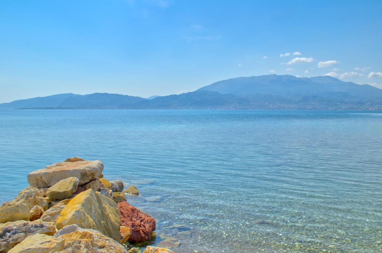 Epipleon Luxury Suites -105- Δωμάτιο 35Τμ Με Βεράντα 35Τμ Μπροστά Στη Θάλασσα Nafpaktos Eksteriør billede