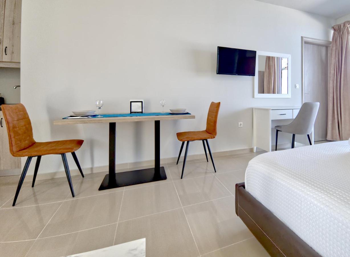Epipleon Luxury Suites -105- Δωμάτιο 35Τμ Με Βεράντα 35Τμ Μπροστά Στη Θάλασσα Nafpaktos Eksteriør billede